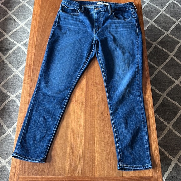 Women’s Levi’s 711 Skinny Ankle Jeans - Picture 4 of 11